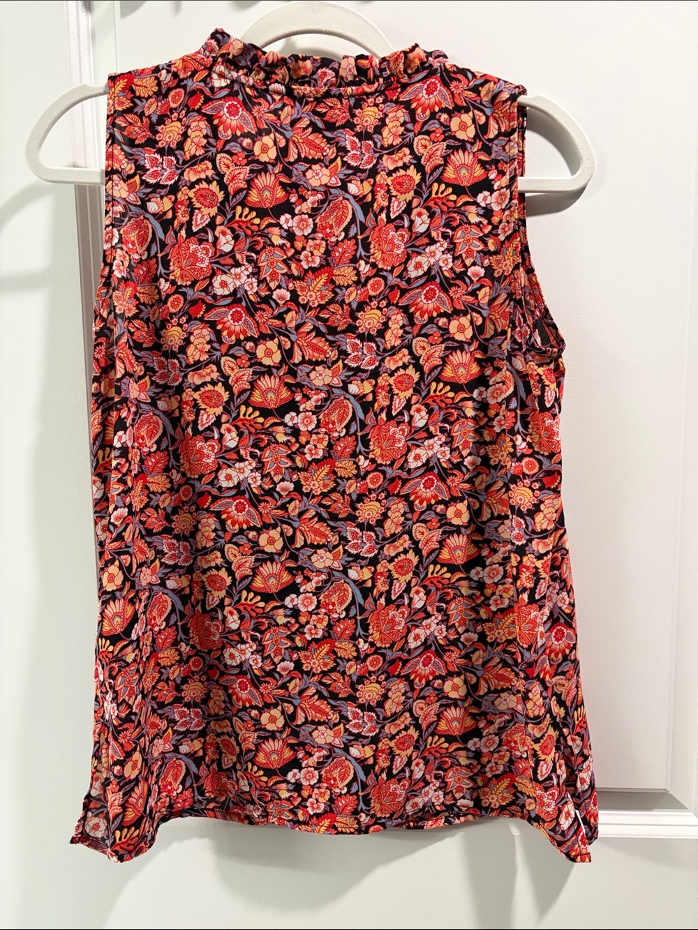 Floral Ruffle Sleeveless Top - Picture 4 of 4